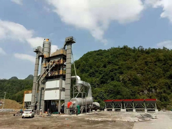 大型路面機械(可搬遷)瀝青攪拌站